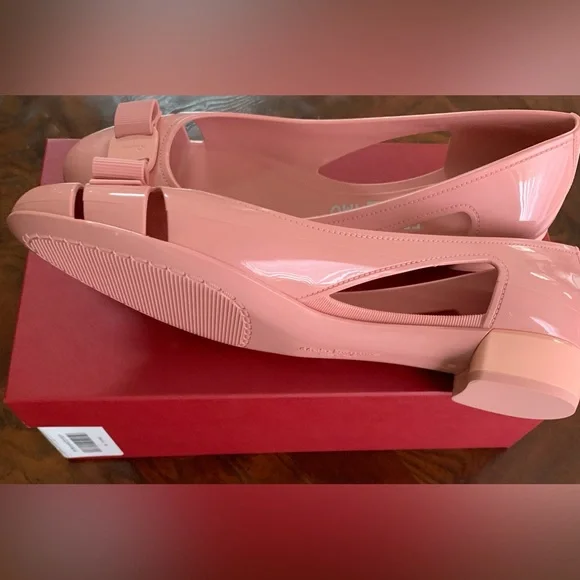 Salvatore Ferragamo Desert Rose Vara Jelly Ballet Flats. New with Box US Size 11